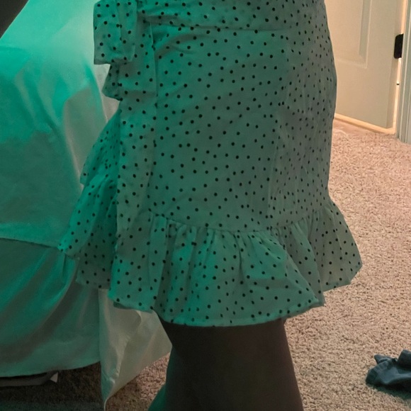 Adorable polka dot skirt! 🖤 - Picture 4 of 6